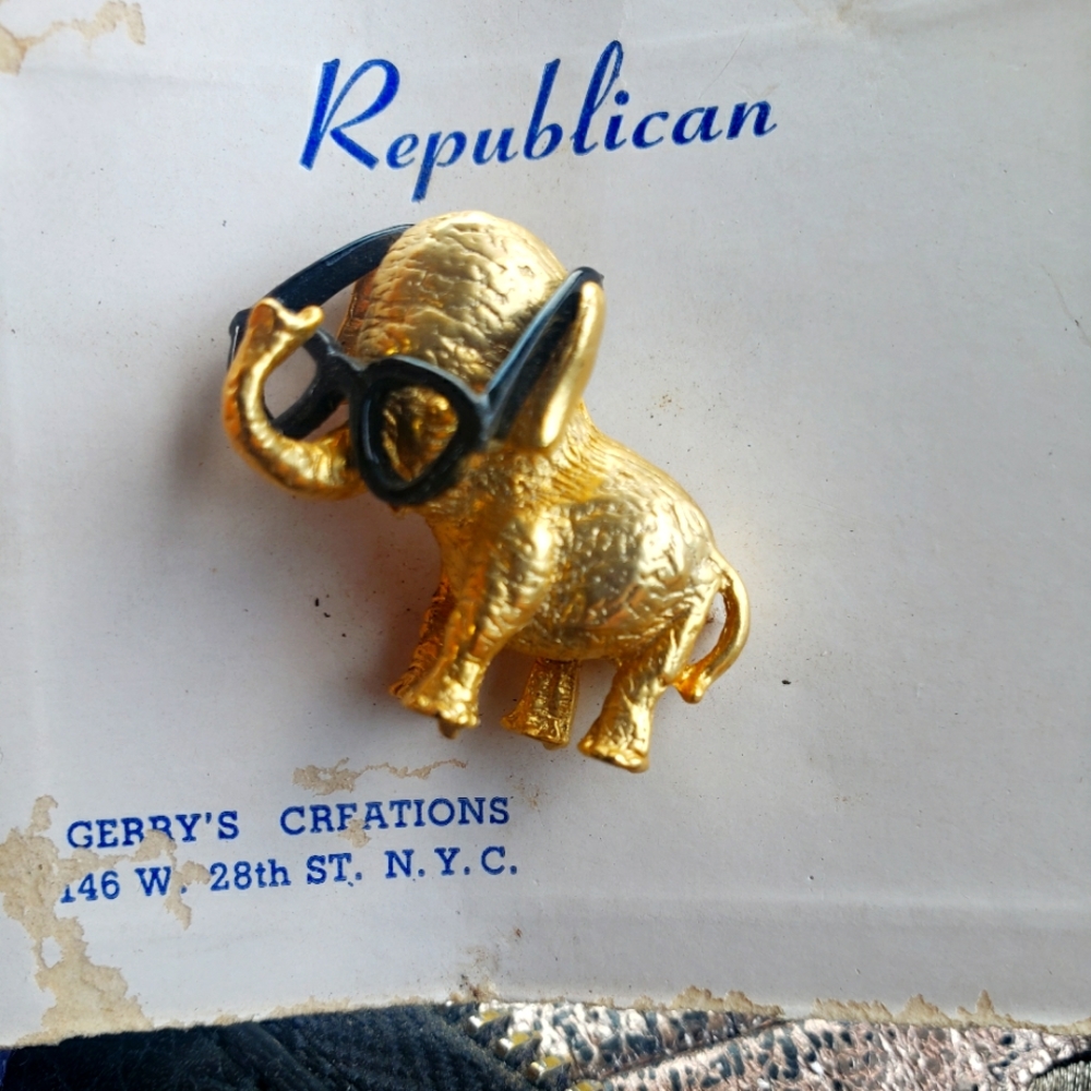 1964 Barry Goldwater Campaign Pin with orig tag